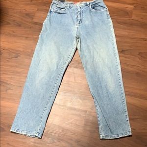 VINTAGE Distressed Gloria Vanderbilt Jeans